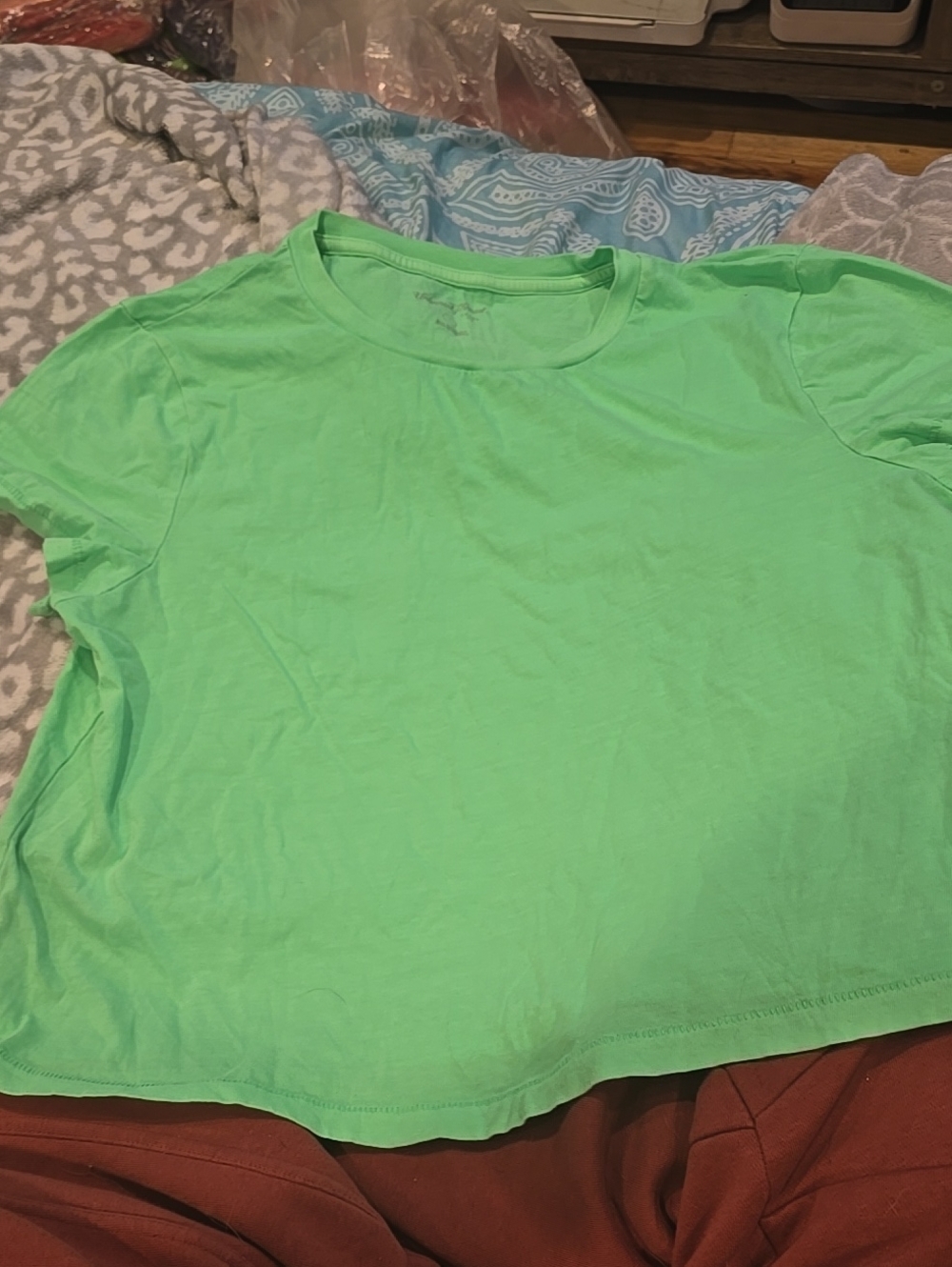 ❤️10/$30 Nwot Neon Green Cropped Tshirt